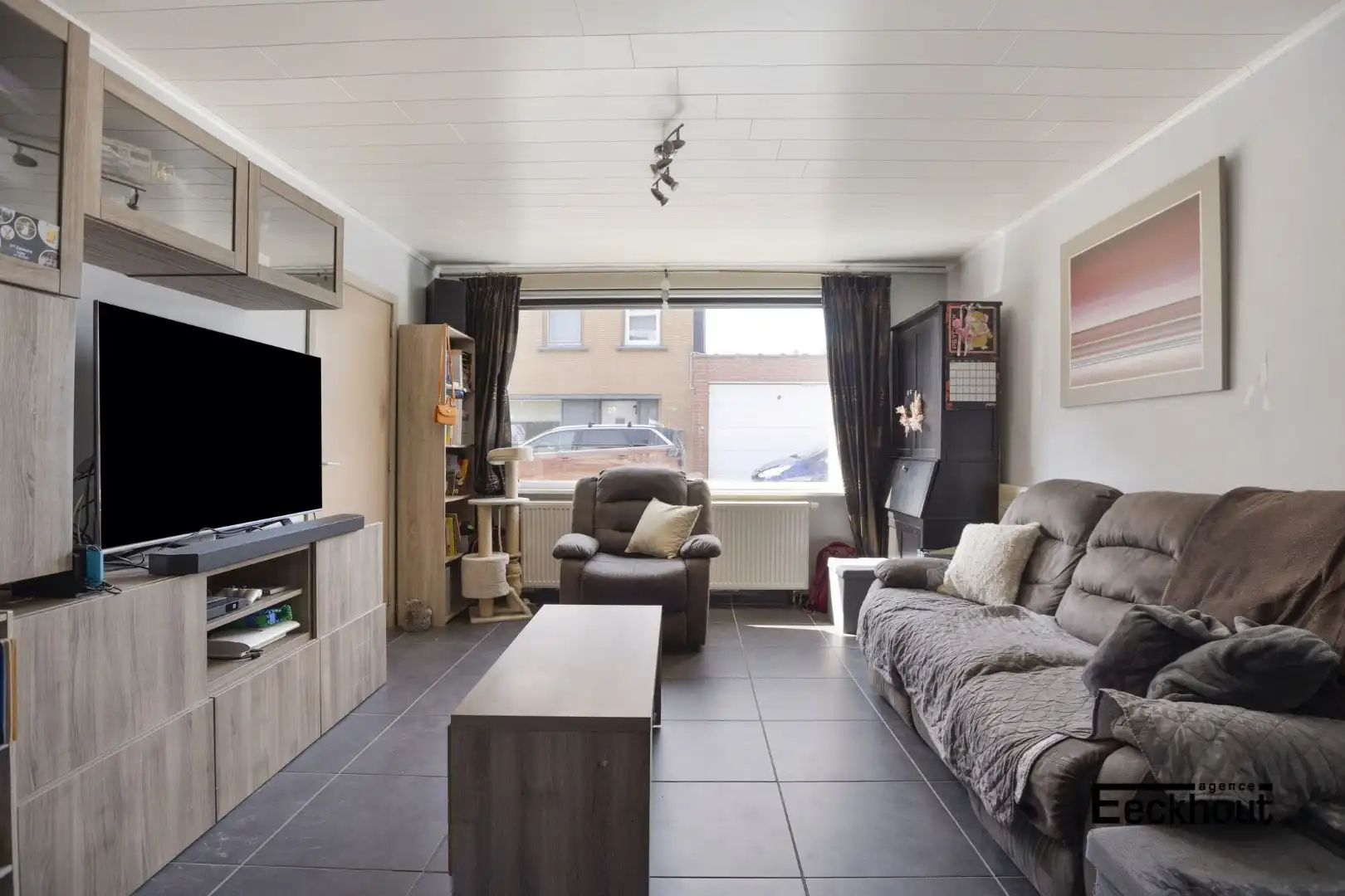 Ruime woning met tuin in rustige, doodlopende straat. foto 2