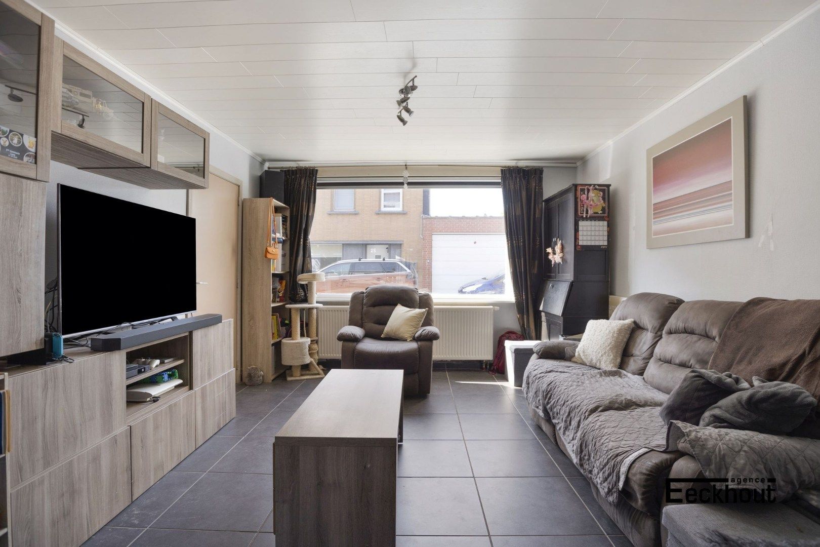 Ruime woning met tuin in rustige, doodlopende straat. foto 2