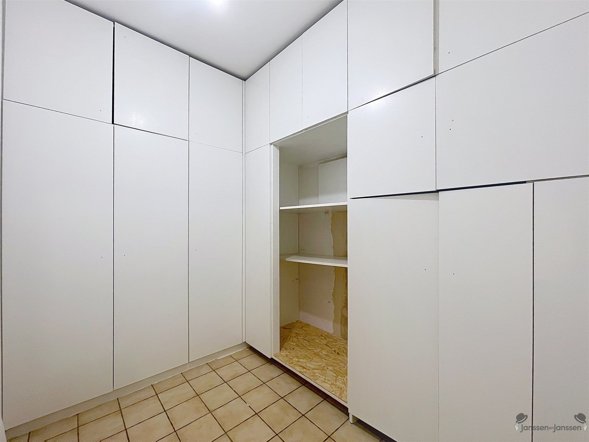 Gelijkvloers appartement met tuin én garagebox in Brasschaat foto 12