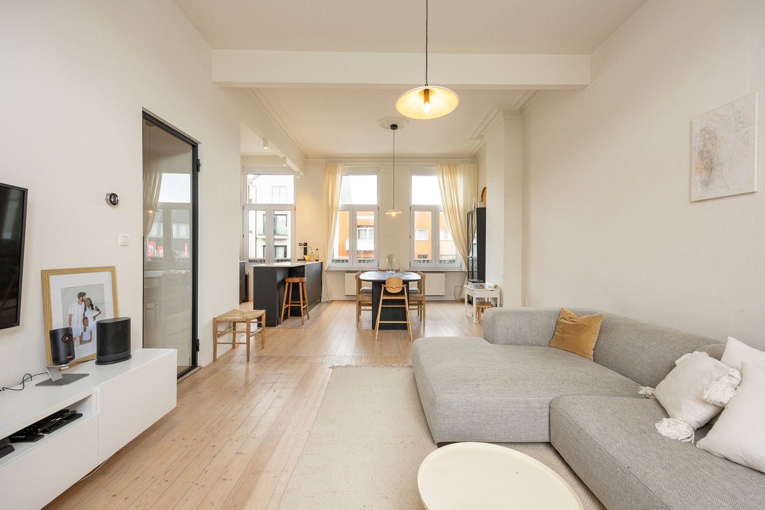 Ruime en karaktervolle herenwoning met zonnige tuin, dakterras en laadpunt in het hart van Merksem foto 7