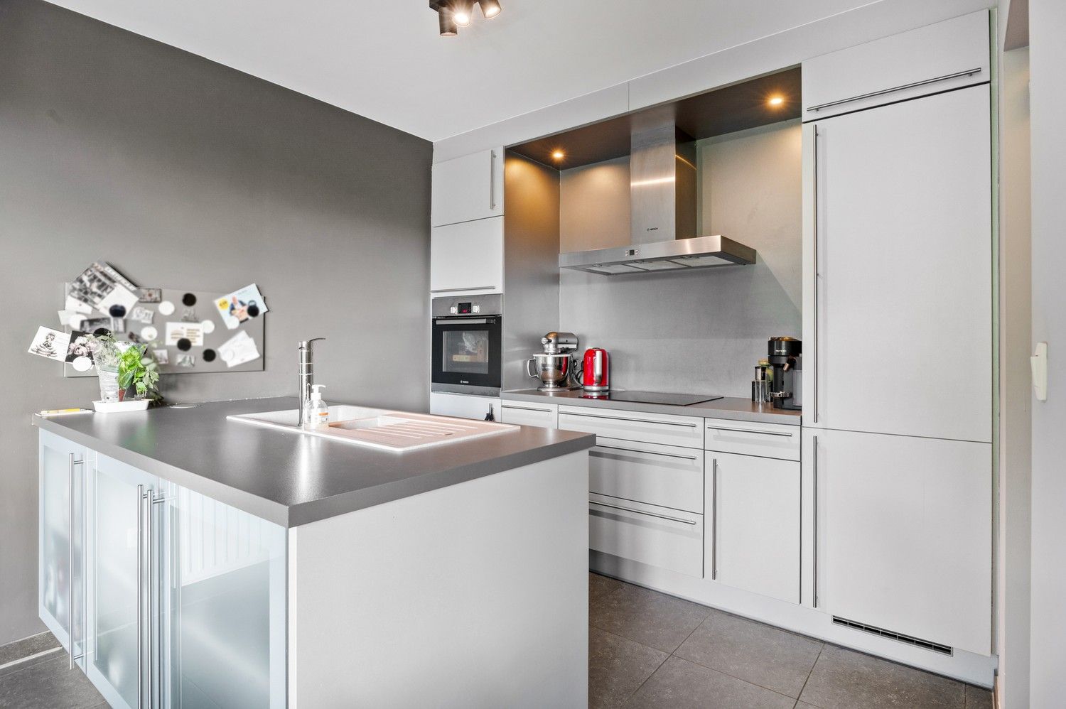 Appartement met 2 slaapkamers en ruim terras te koop in Schoten! foto 5