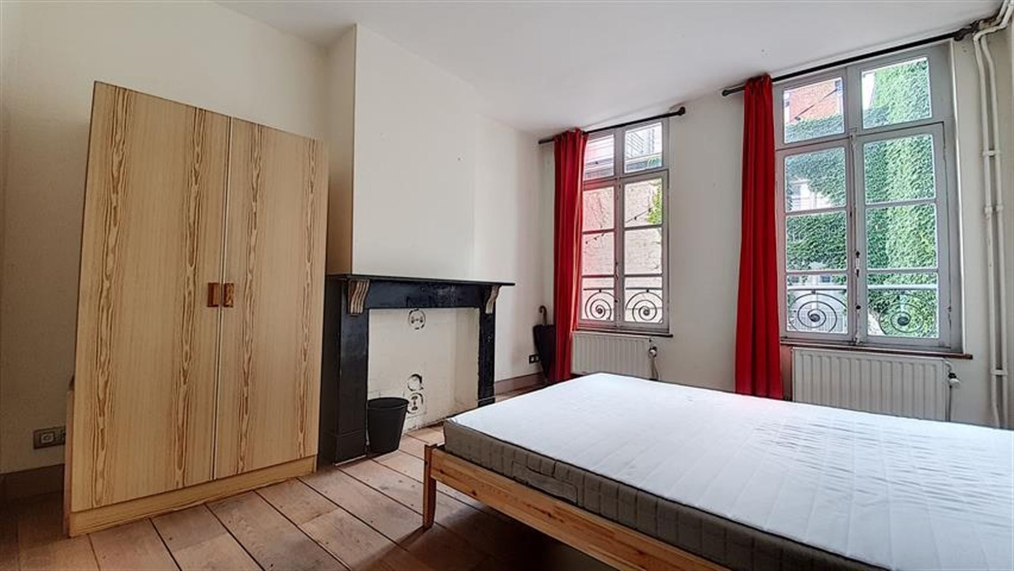 BRUSSEL / In historische Zavel wijk - Prachtig triplex appartement met 3 slaapkamers foto 10