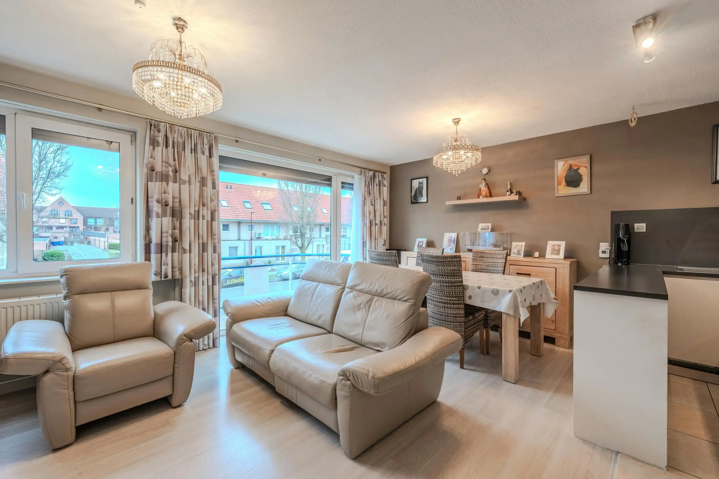 Instapklare rijwoning met zonnige tuin te Oostende foto 3