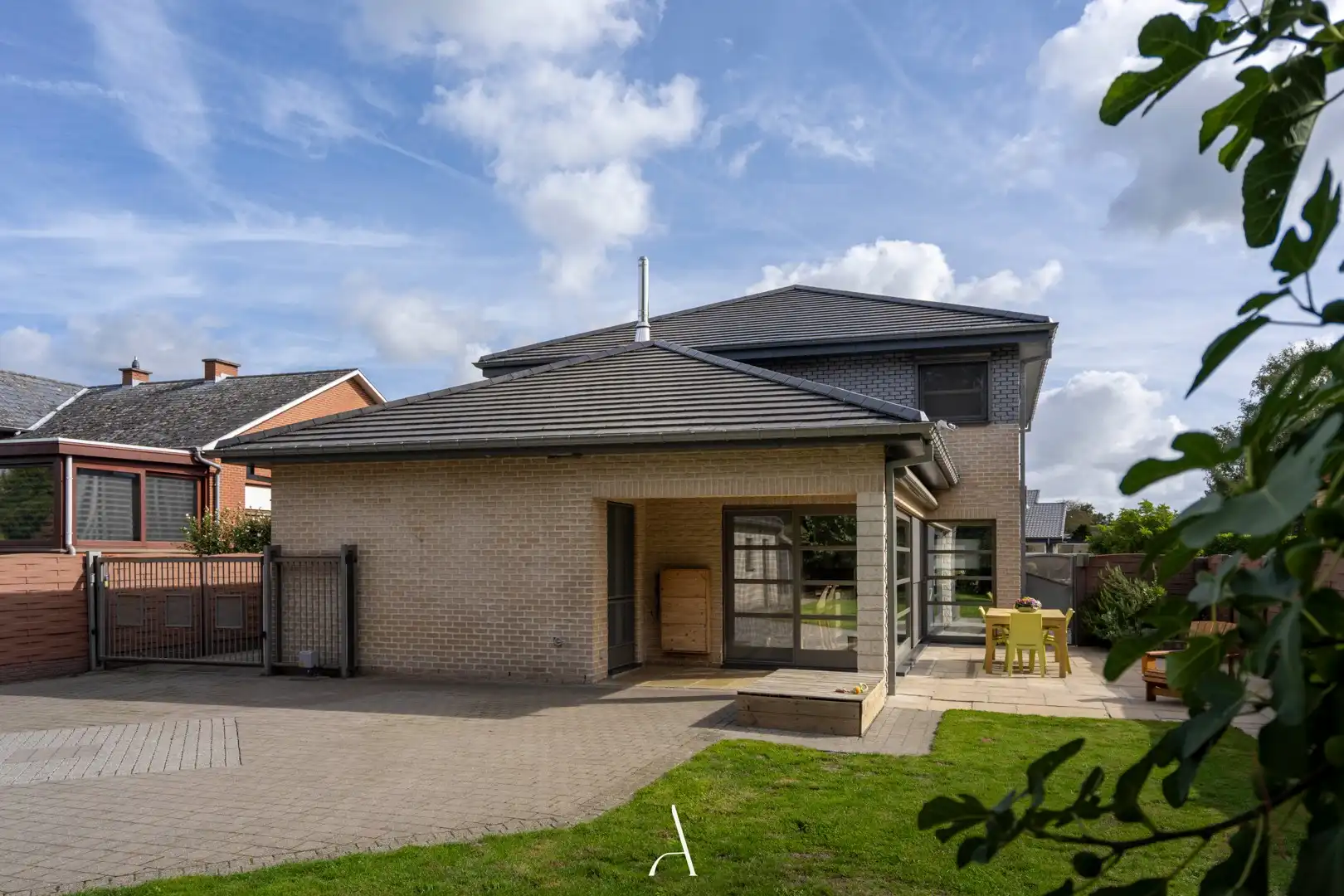 Ruime en energiezuinige villa met 4 slaapkamers op 763 m² in Molenbeersel foto 23