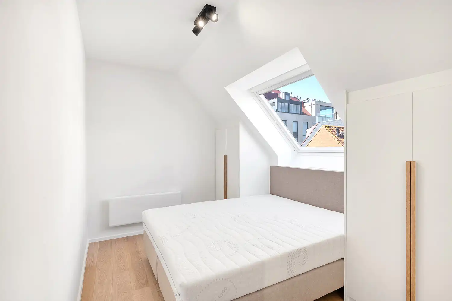 Uitzonderlijk duplex appartement met 4 slaapkamers en groot terras net achter de Zeedijk in Duinbergen foto 23