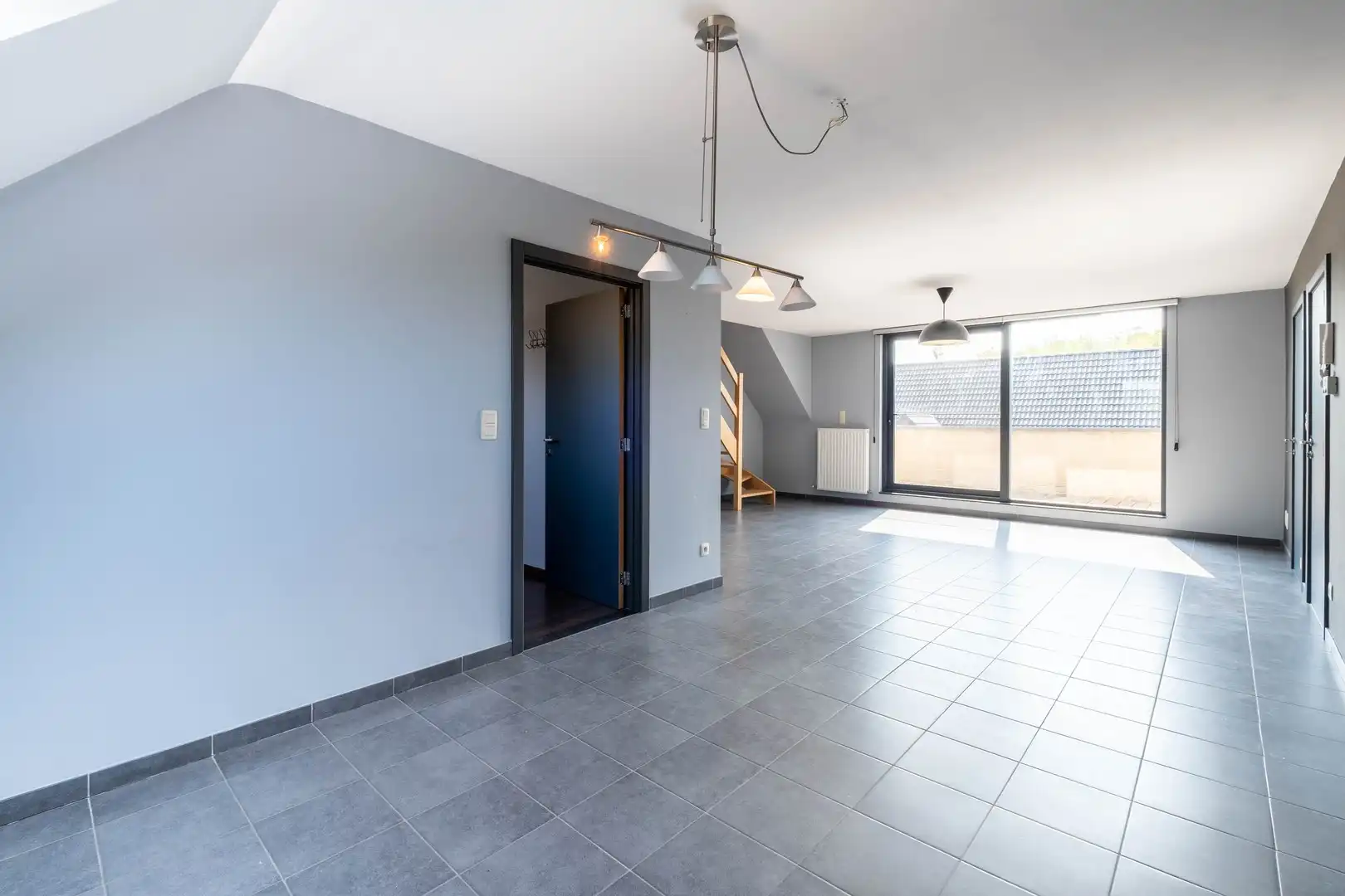 Modern duplex appartement met 2 slaapkamers foto 3
