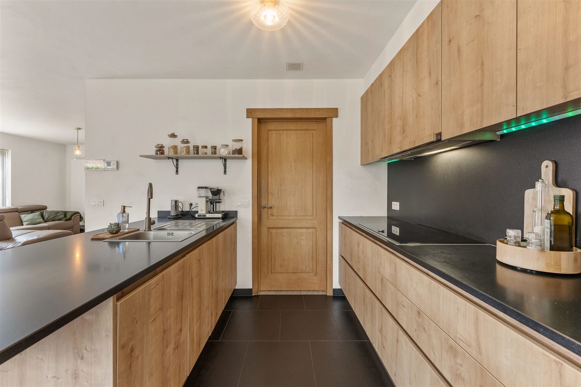 PERFECT ONDERHOUDEN EN INSTAPKLARE WONING MET 3 SLAAPKAMERS TE BEVERLO foto 9