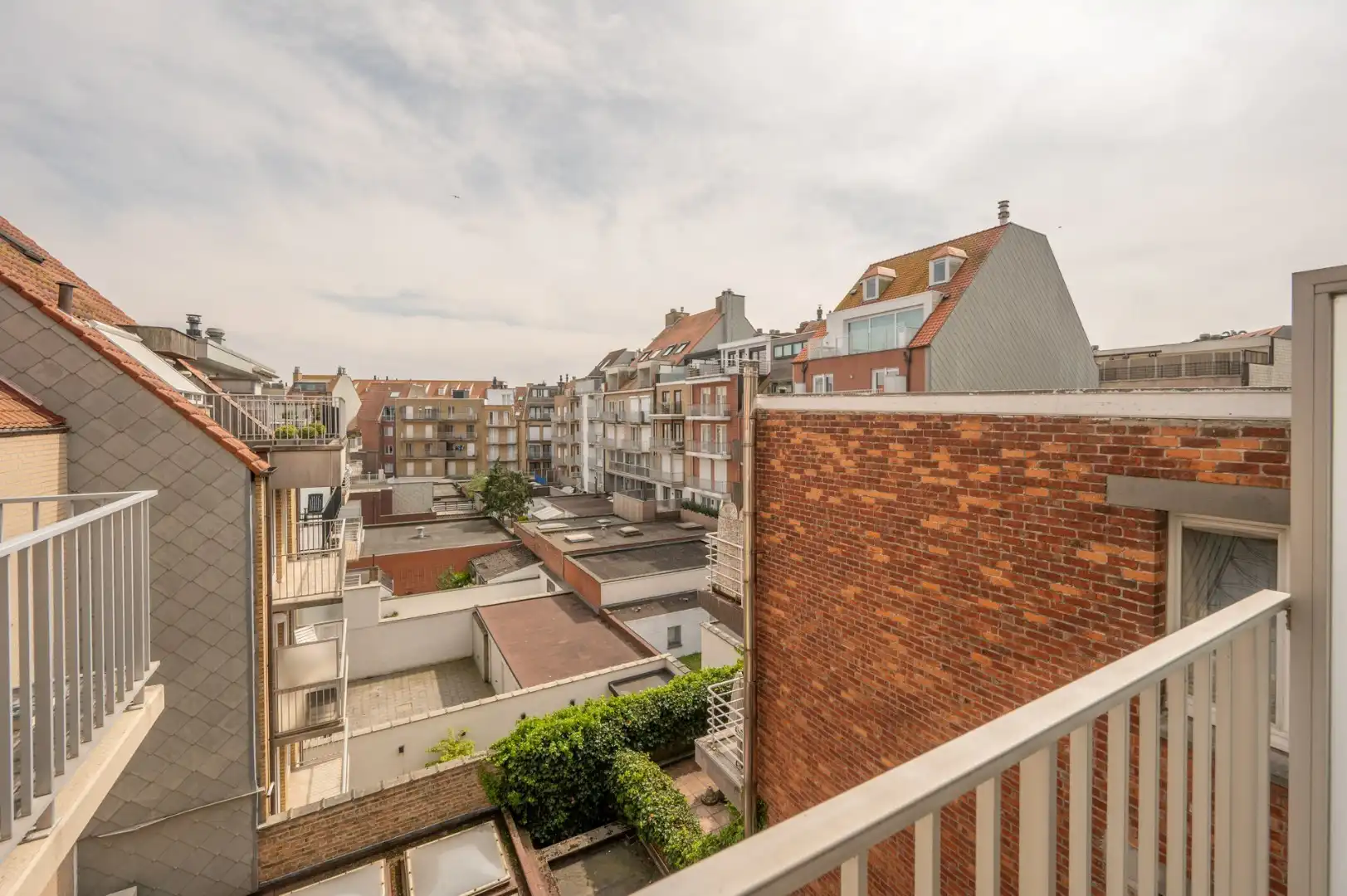 Ruim recent appartement met terras op centrale gegeerde ligging in het Zoute (Dumortierlaan) foto 19
