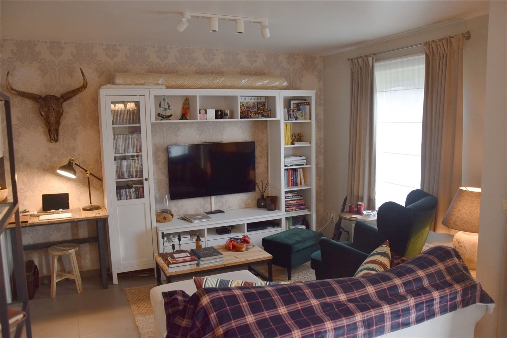 Aan de stadsrand, lichtrijk appartement met garage foto 4