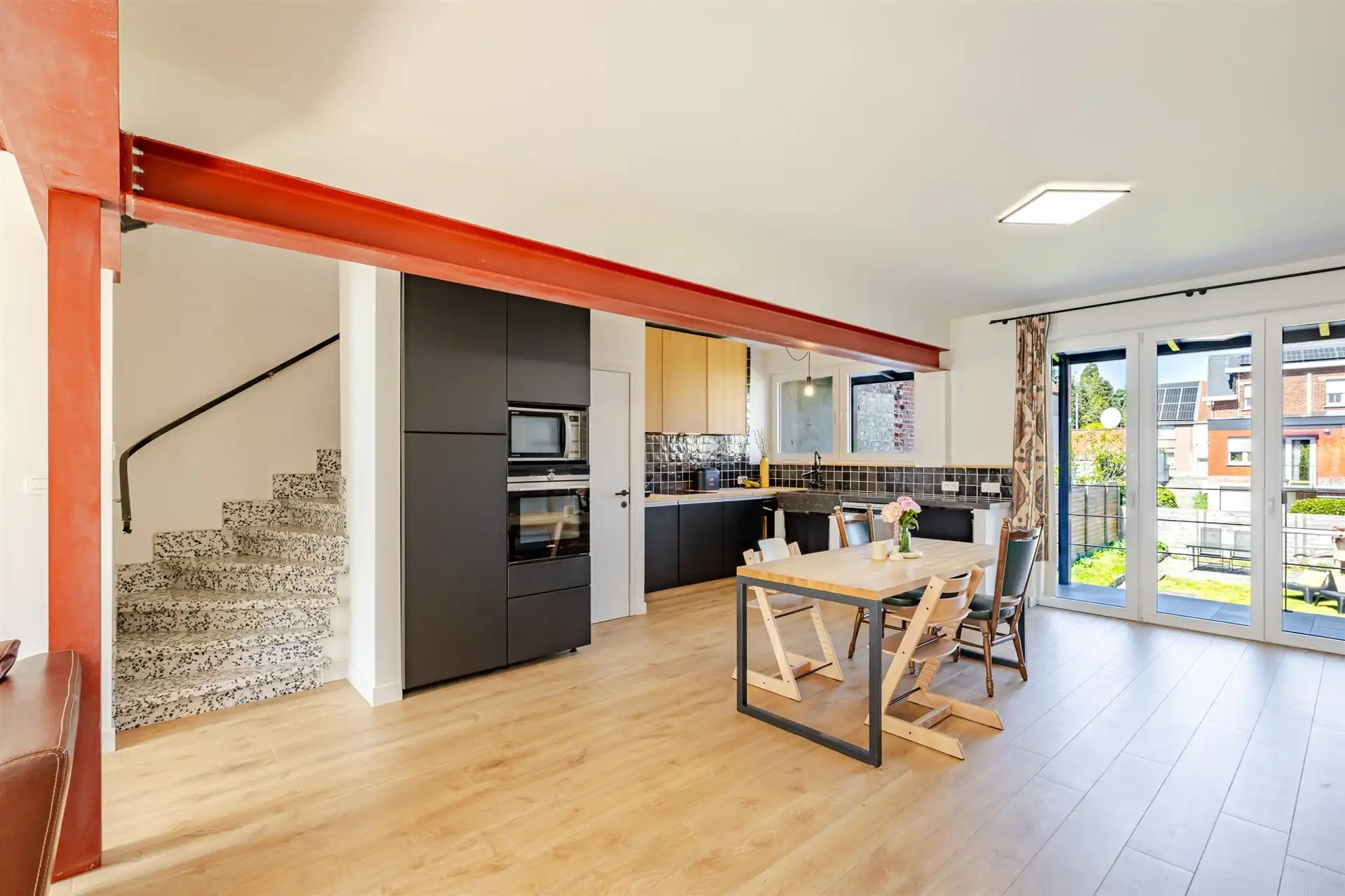 Energiezuinige gezinswoning met mooie tuin foto 3