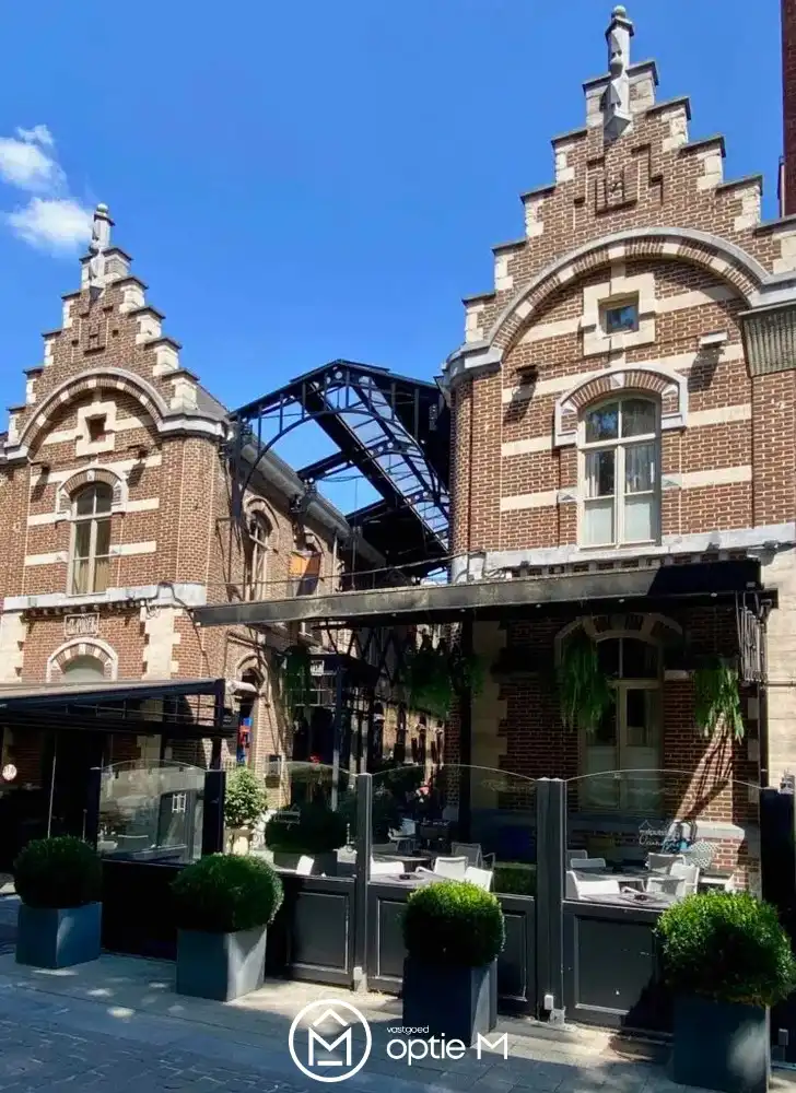 Bemeubelde duplex studio te huur in Hasselt – centrumligging met zicht op de Walputstraat foto {{pictureIndex}}