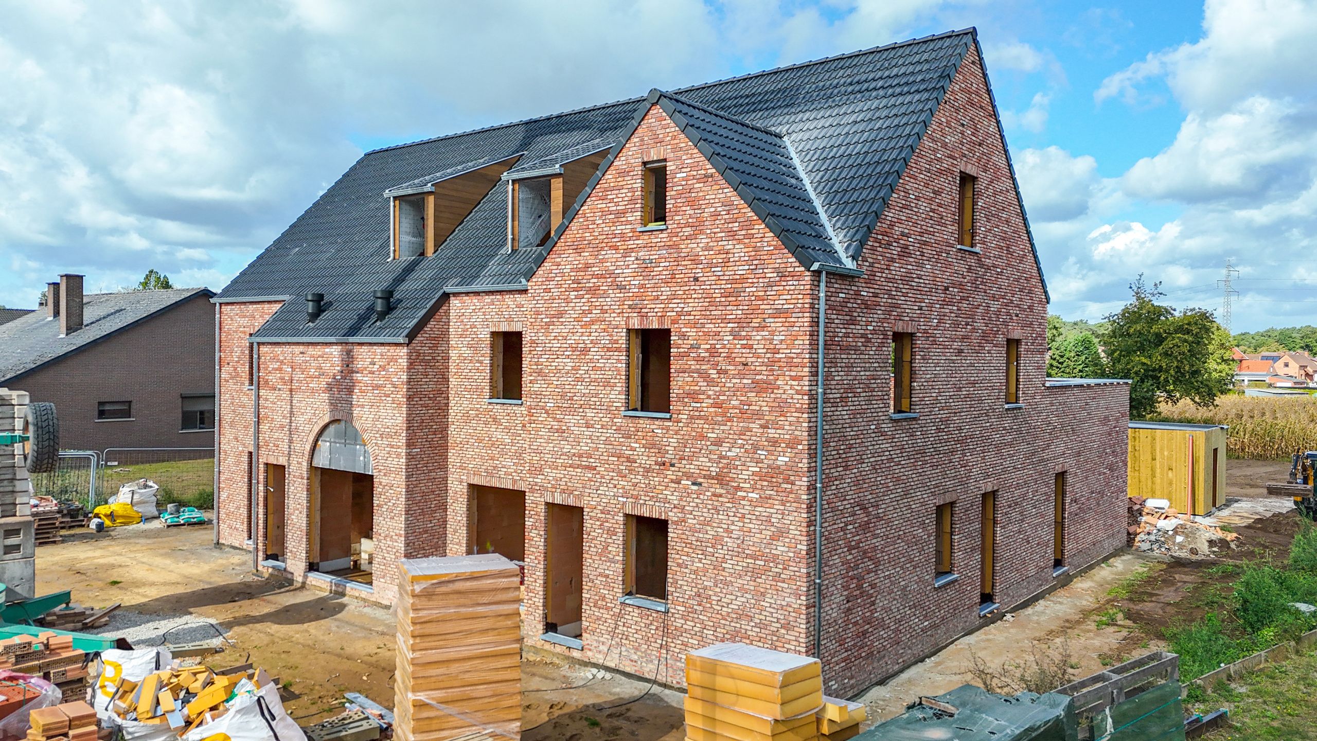 Zeer ruim (146m²!) duplex app.met 2-slpks,garage en terras! foto 12