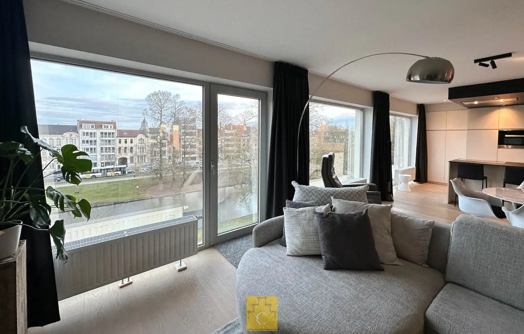 knappe penthouse met zicht op 't Stil Ende en het Graaf Visartpark foto 11