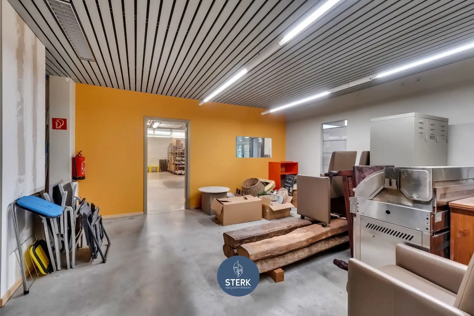 COMMERCIEEL PAND VAN 175 M² IN PASSAGE BEGAS, GELEGEN IN HARTJE LANAKEN ! foto 11