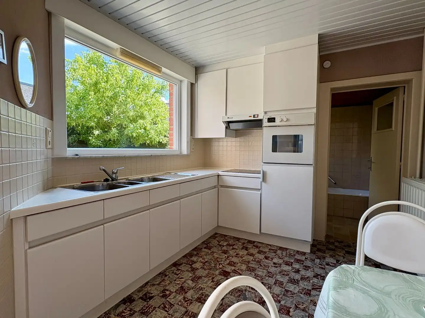Woning met magazijn van +-300 m² te koop in Bavikhove foto 9