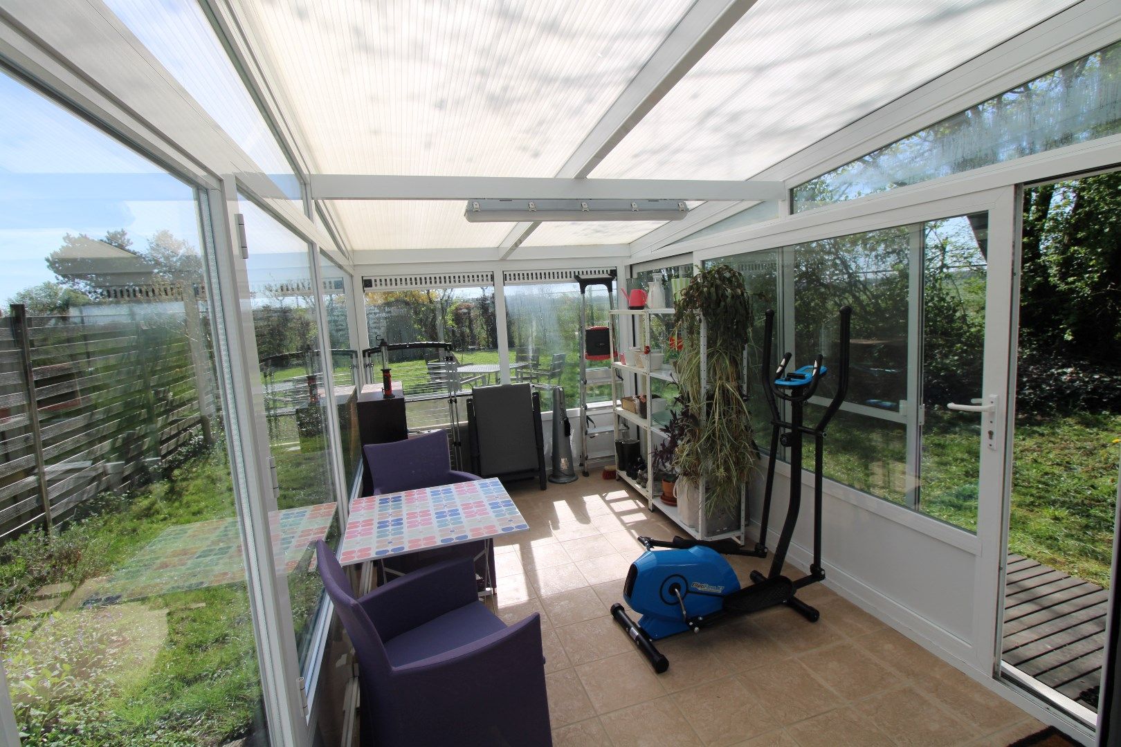 Ruime bel-étage woning met zeer grote tuin en garage in Antwerpen, 3 slaapkamers, bouwjaar 1975, 533m² perceeloppervlakte, zuidgerichte tuin en terras foto 8