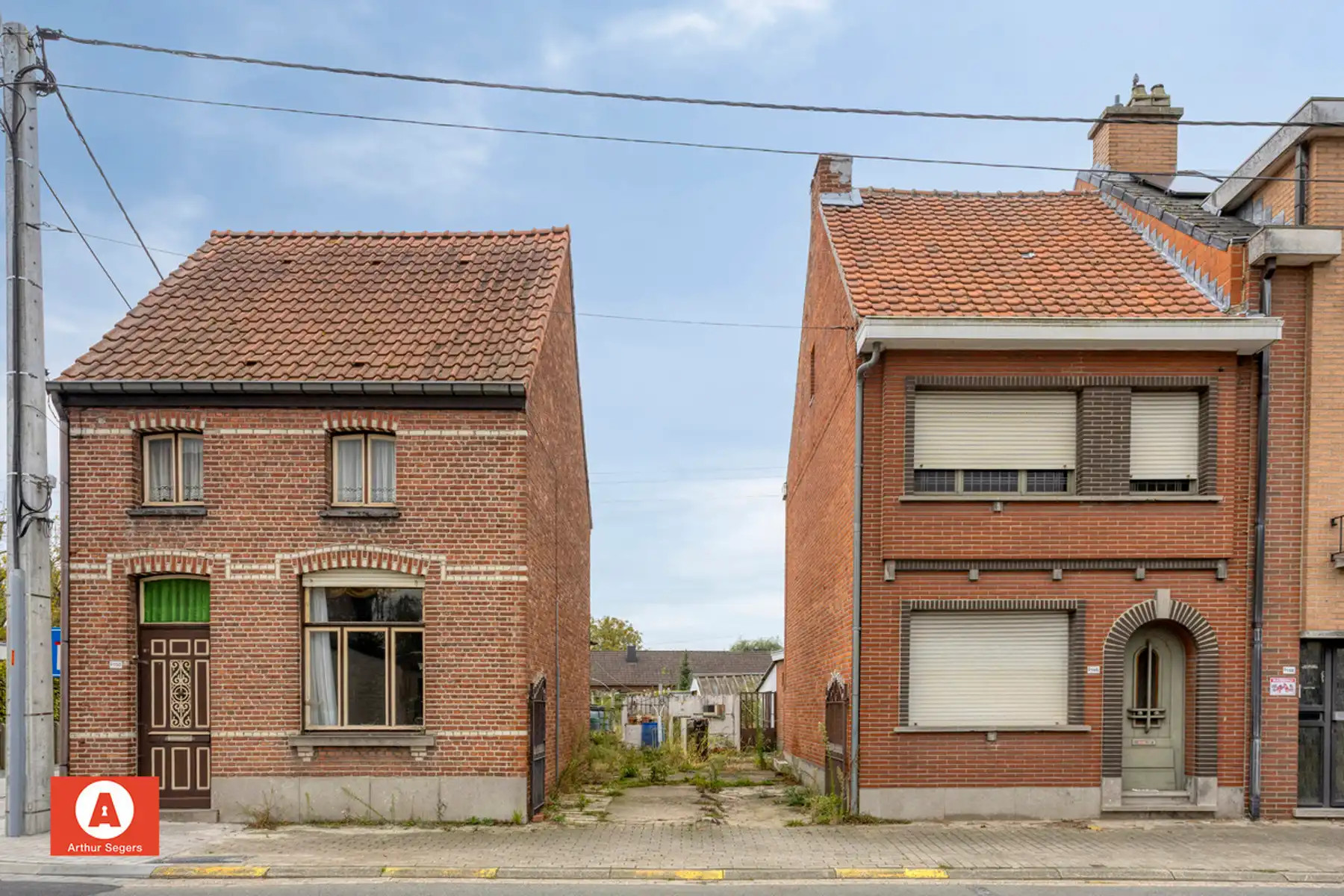 Hoofdfoto van de publicatie: Te renoveren halfopen bebouwing met zuidwestgerichte tuin