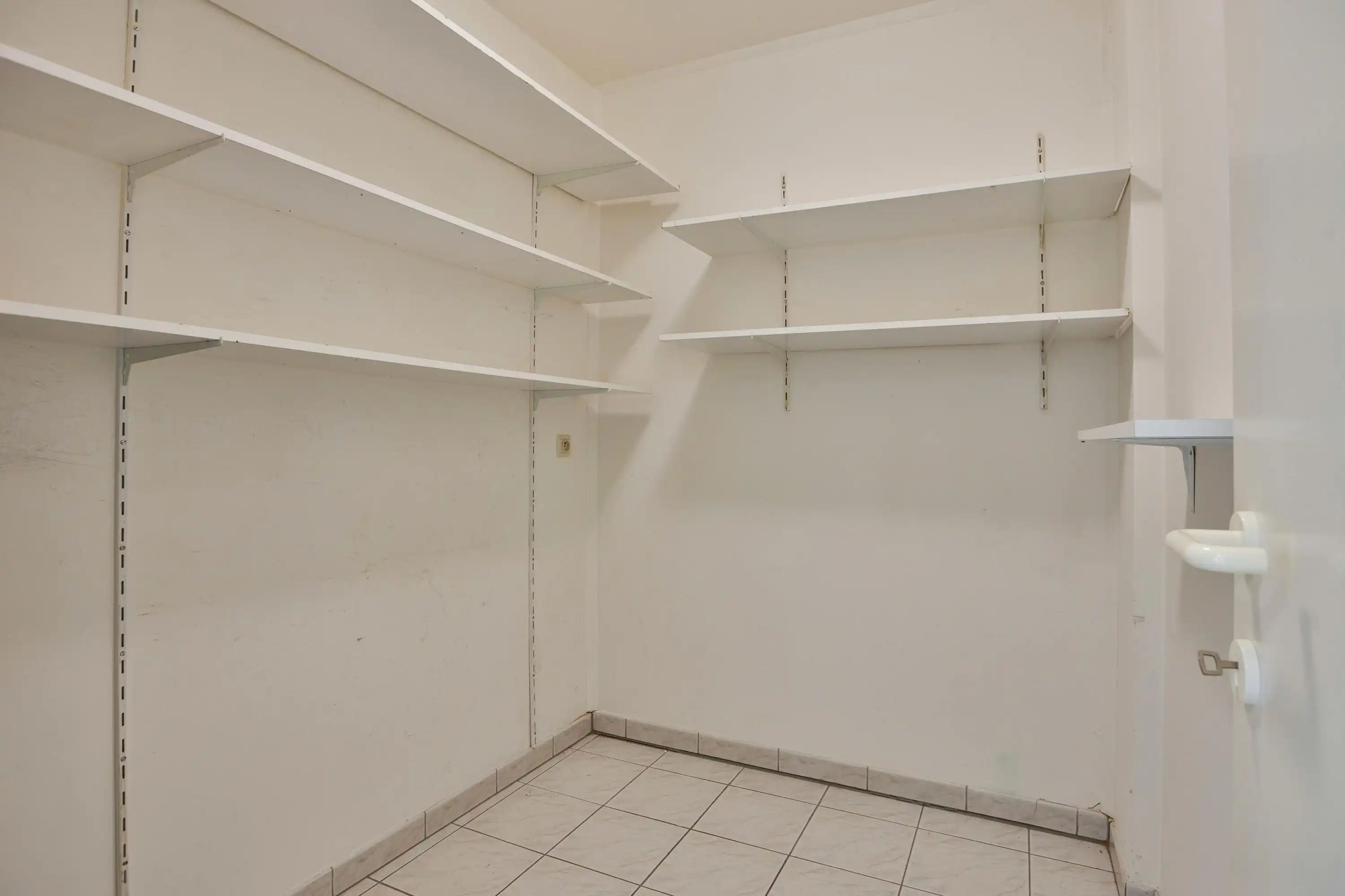 Ruim appartement (104m²) met twee slaapkamers te koop! foto 15