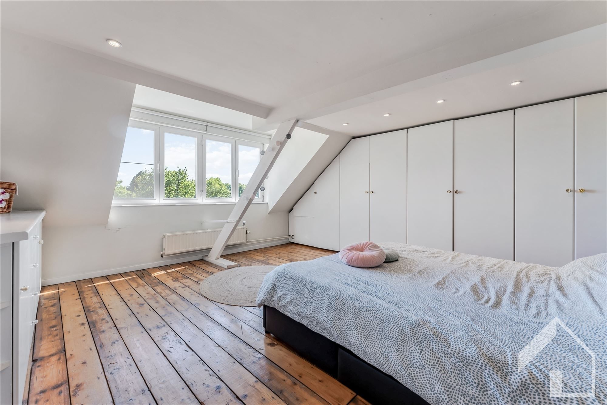 Polyvalente woning in het centrum van Broechem met mogelijkheid tot uitbating van een handelszaak (of vrij beroep) foto 17