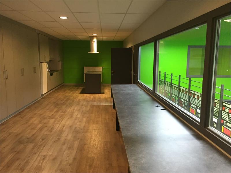Magazijn (232m²) met appartement te huur in Winkelomheide (Geel) foto 8