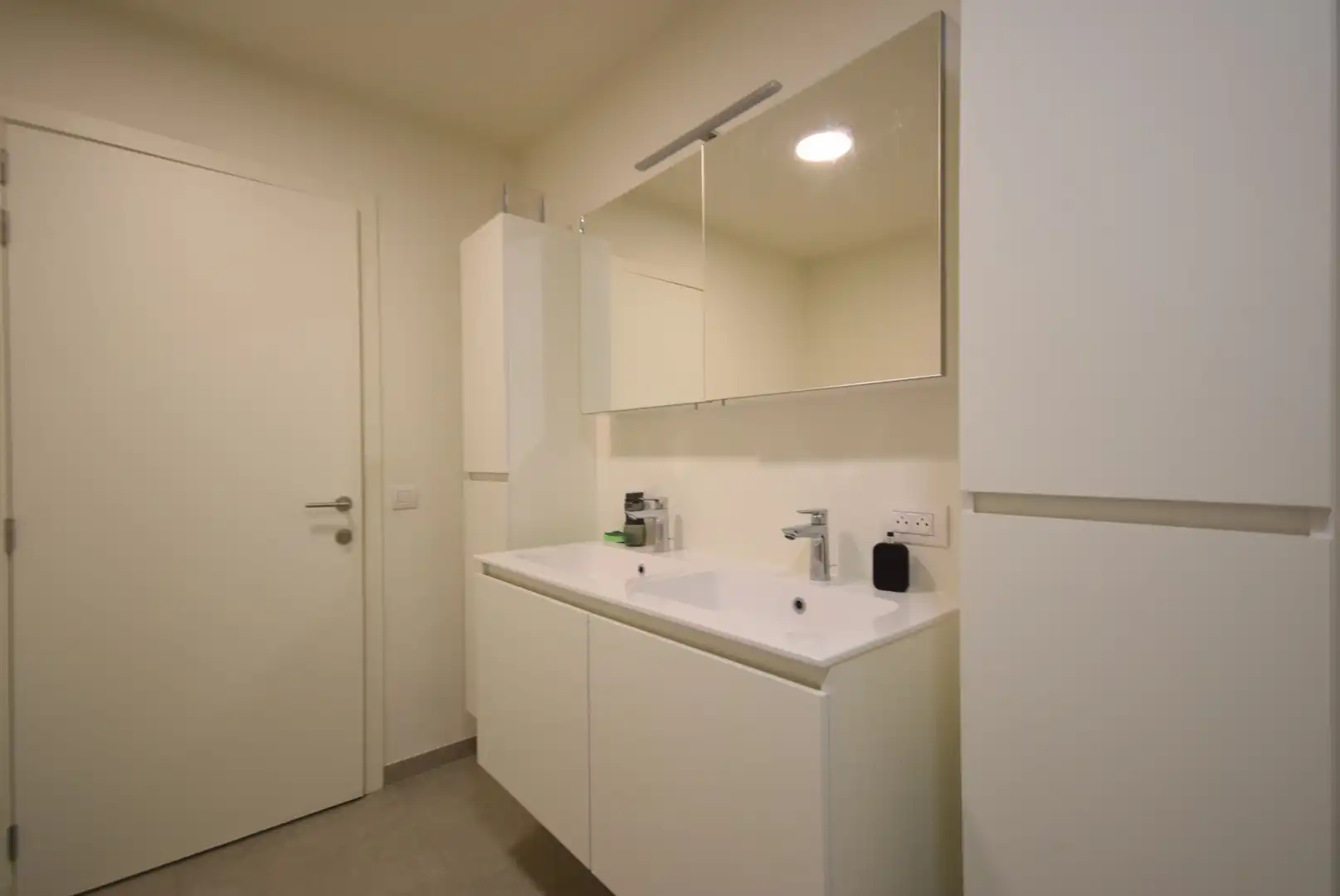 WONING MET 2 SLAAPKAMERS EN AANGRENZENDE GARAGE foto 15