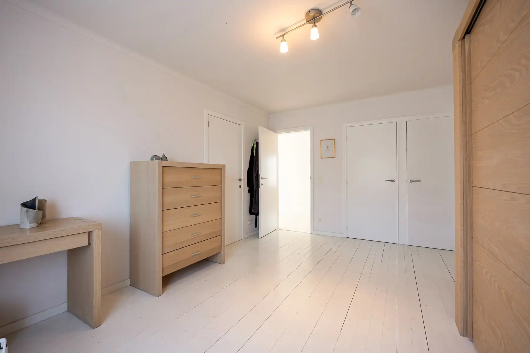 Riante, vrijstaande villa met 4 slaapkamers, zwembad en bijgebouw op een perceel van 2.680m². foto 17