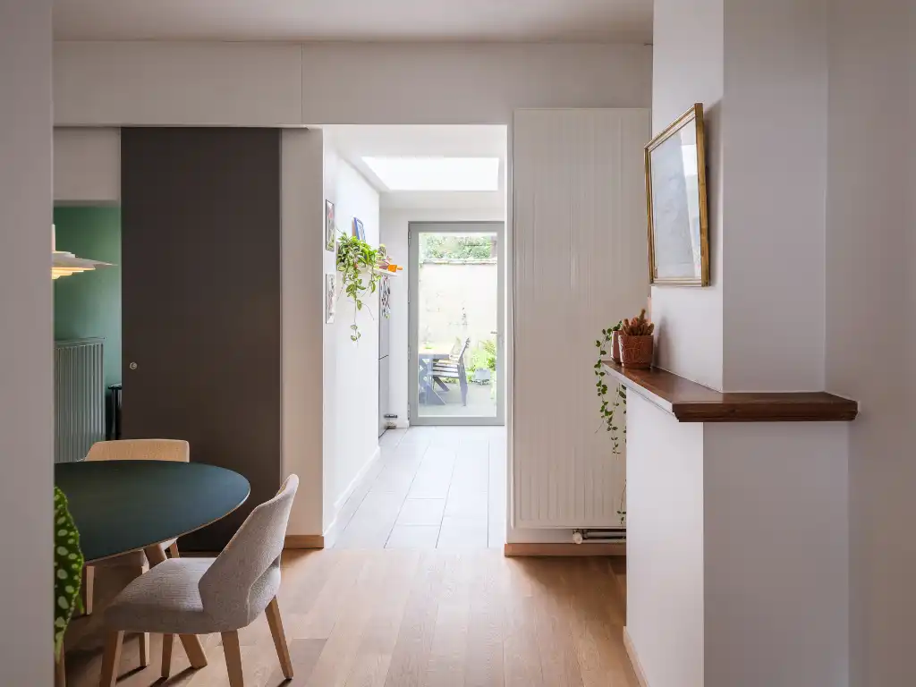 Charmante rijwoning met drie slaapkamers en een geborgen, gezellige buitenruimte foto 16