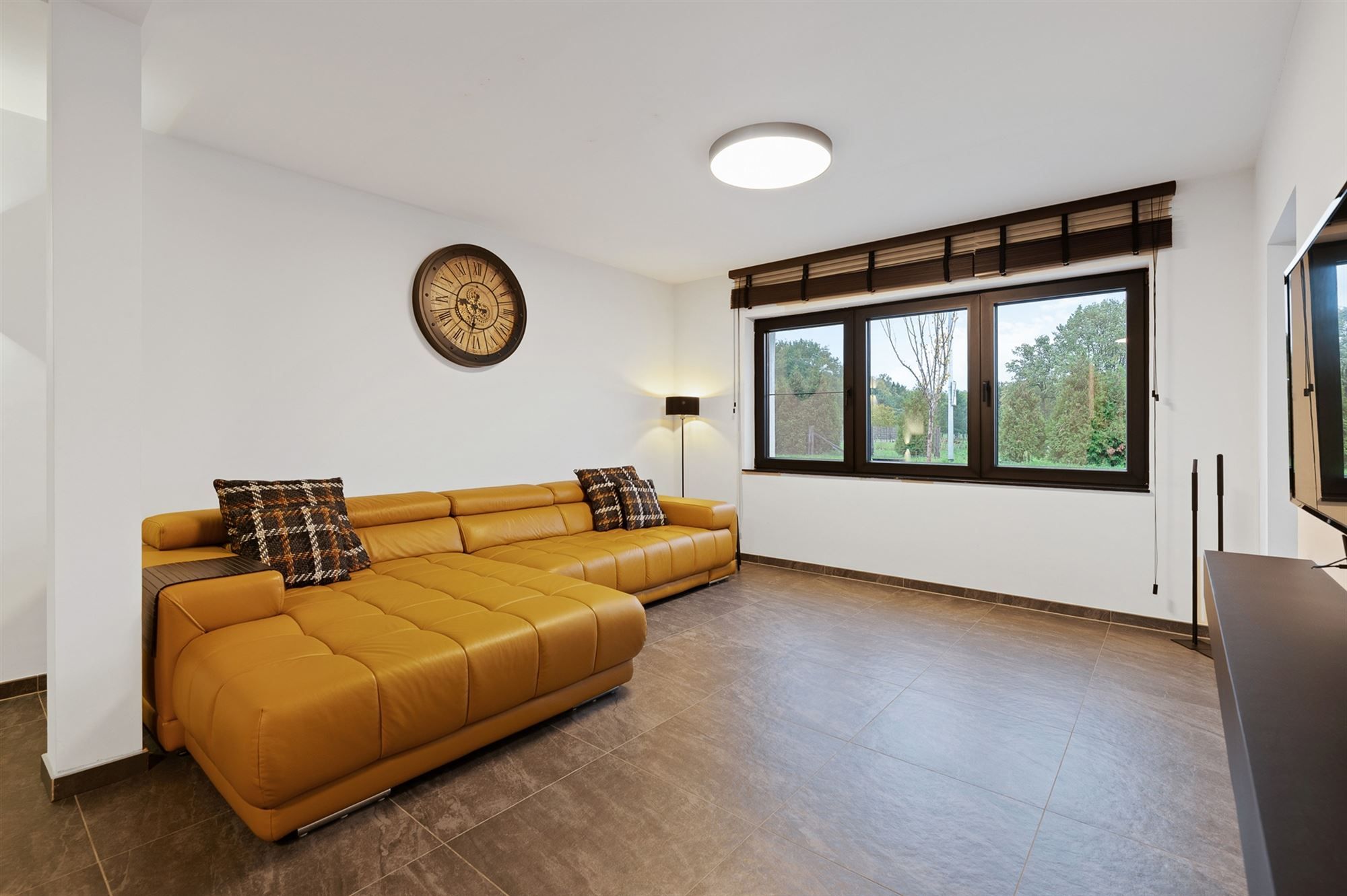 KNAP GERENOVEERDE WONING WONING MET 3SLAAPKAMERS OP EEN ZONNIG GEORIËNTEERD PERCEEL TE OOSTHAM foto 5