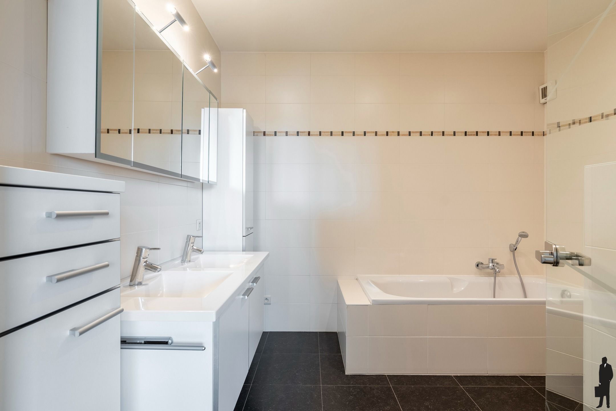 Lichtrijk appartement van ca. 147 m² met 3 slaapkamers foto 15