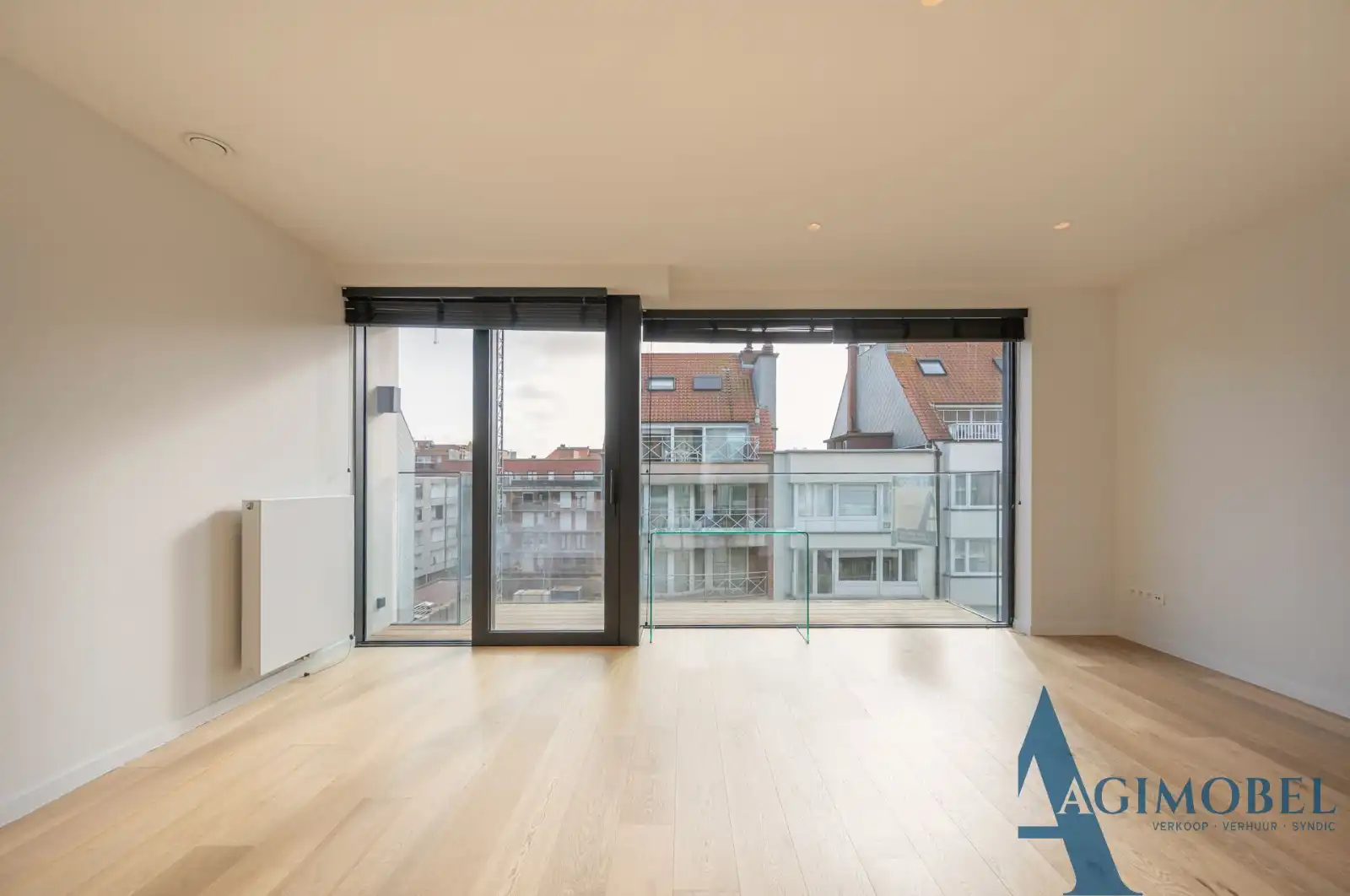 Luxe tweeslaapkamer appartement met licht, ruimte en een vleugje zeezicht op een toplocatie in Knokke. foto 6