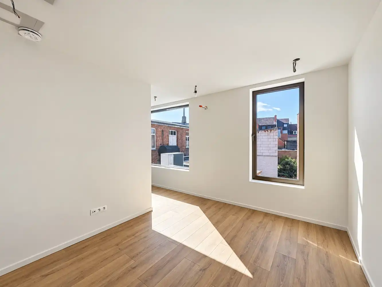 Volledig nieuwe stadswoning achter charmante gevel met stadstuin, 3 slaapkamers, 2 badkamers in Bree centrum! foto 29