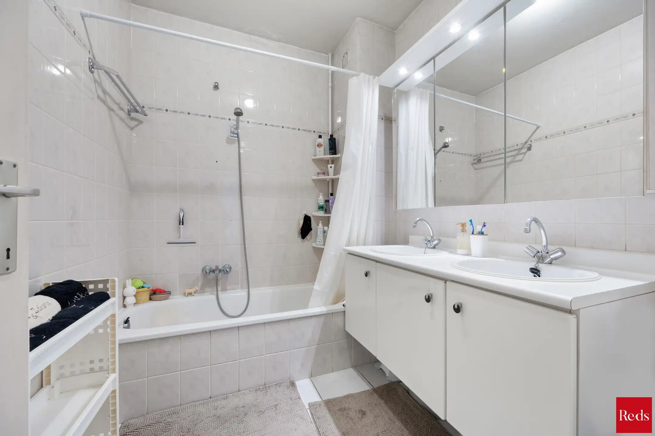 Opbrengsteigendom met 3 verhuurde appartementen nabij stad  foto 31
