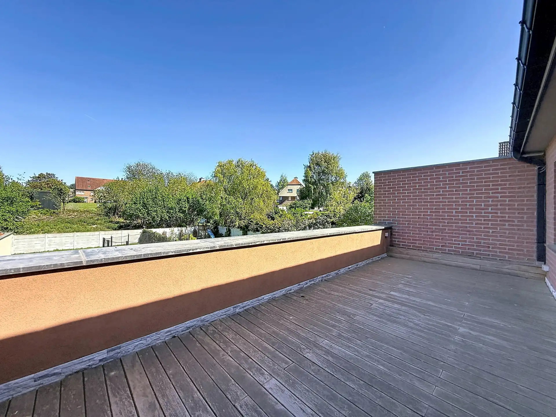 3-gevels huis met 3 slaapkamers en een tuin foto 11