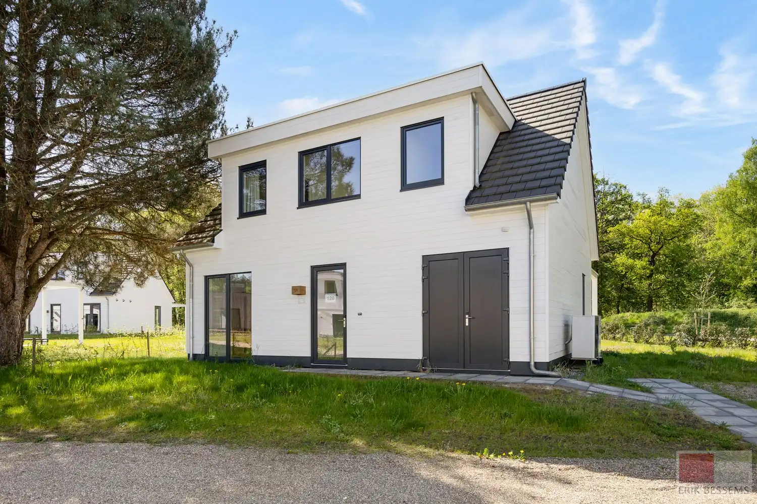 Ruime vakantiewoning (model Narvik) met een woonoppervlakte van ca. 128m² te Zutendaal - woning 120 foto {{pictureIndex}}