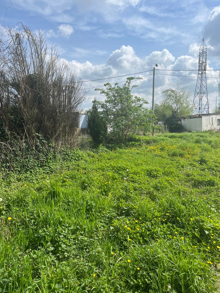 2 tuingronden in woonuitbreidingsgebied nabij de Vaart foto 2