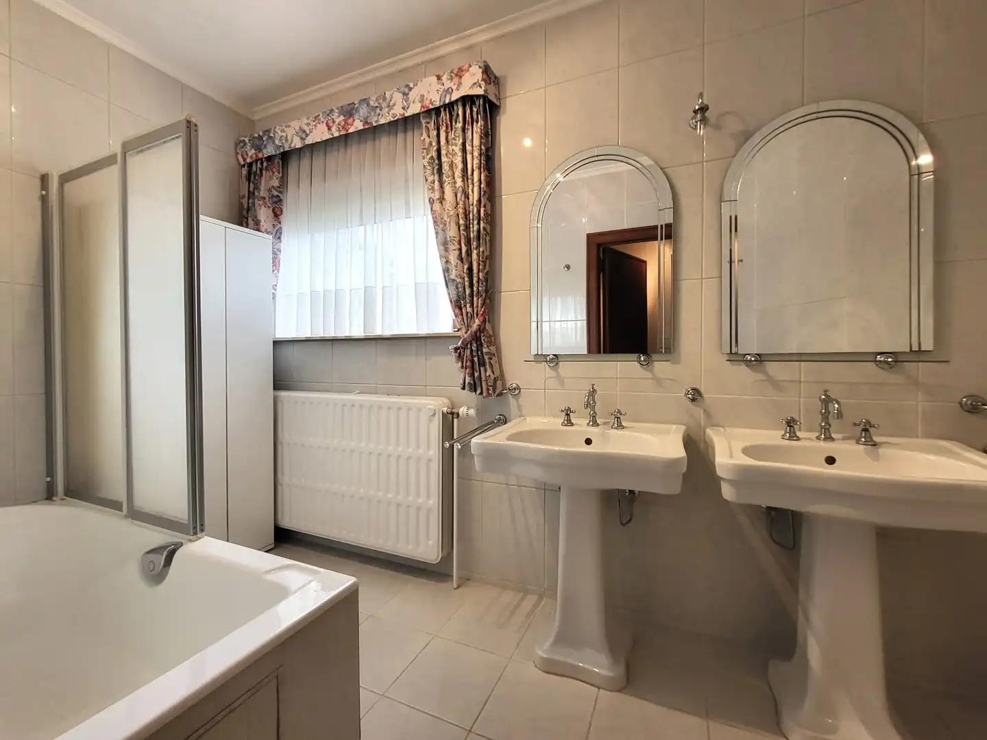 Exclusief landhuis op 2.917 m² met dubbele garage, prachtig zicht over de velden en optimale privacy. foto 21