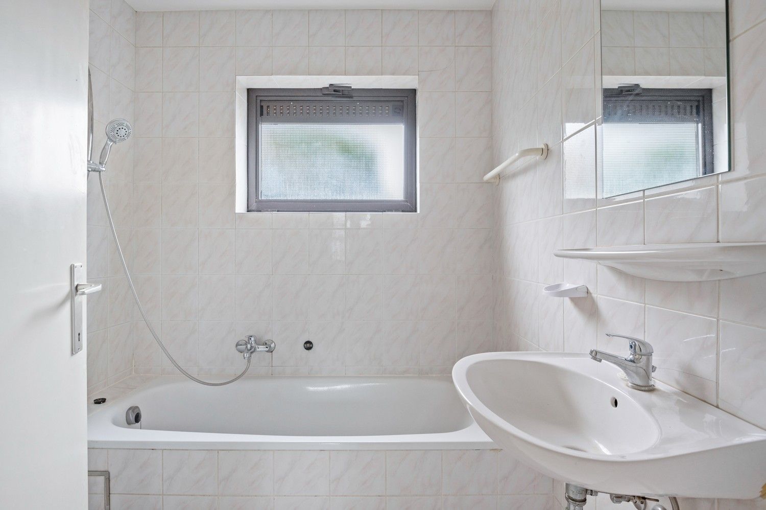 Appartement met 2 slaapkamers en terras in Wommelgem! foto 9