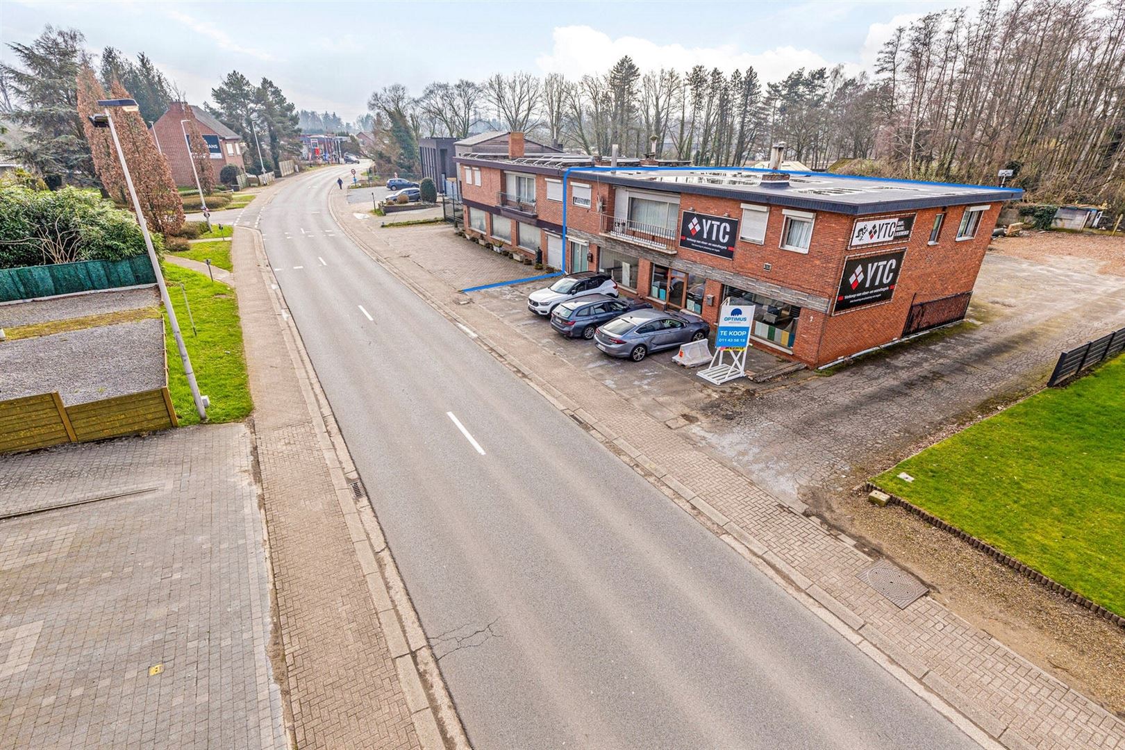 Te koop: handelshuis op een ruim perceel van 32a37ca te Zolder! foto 3