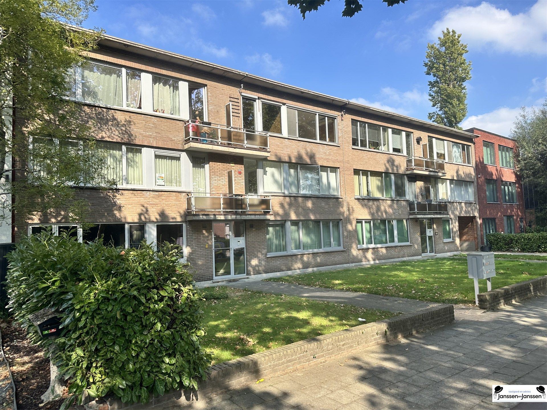 appartement foto {{pictureIndex}}