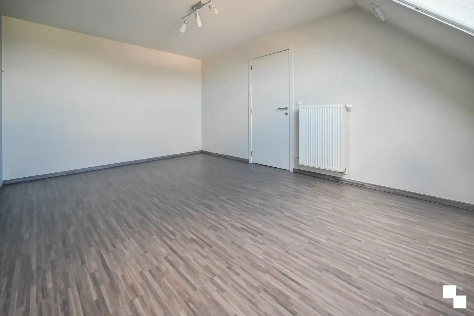 Ruime energiezuinige woning te Wevelgem foto 22