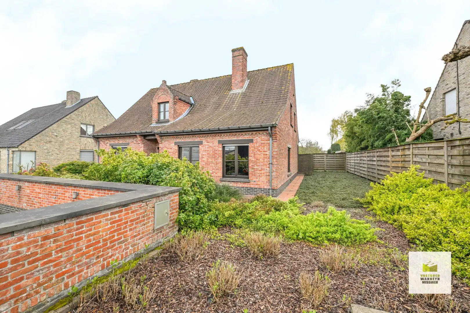 Ruime bedrijfswoning op perceel van 2.519m2 en mogelijkheid tot bouwen loods foto 4