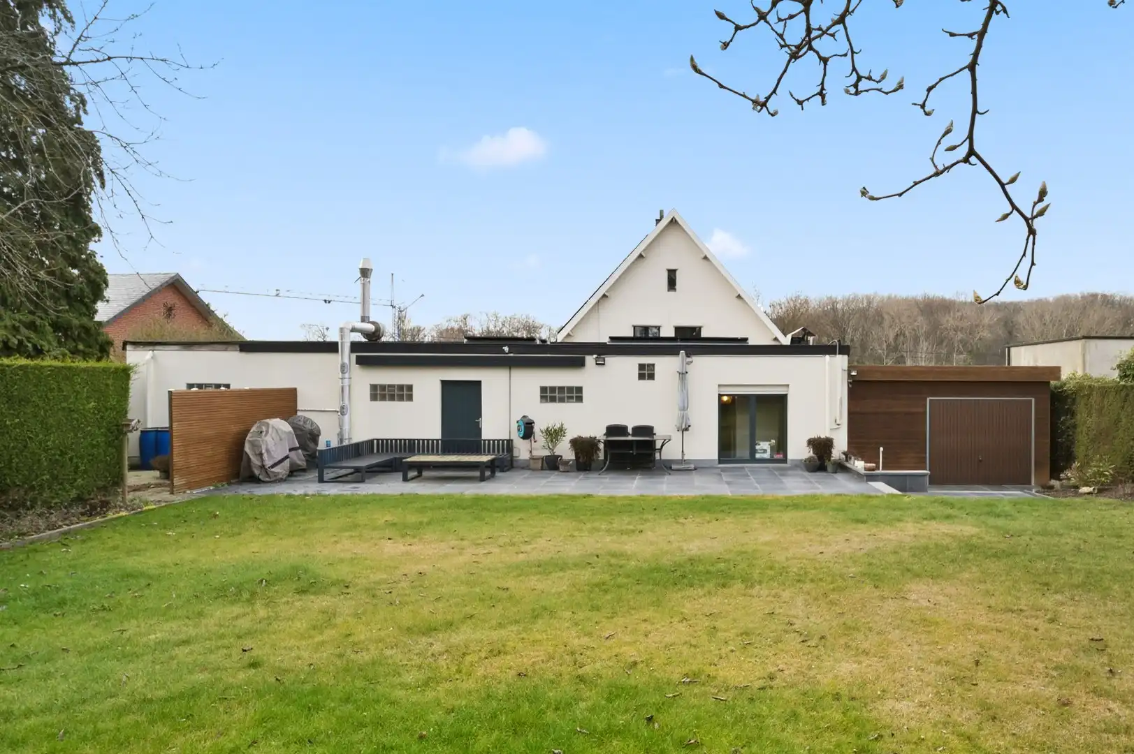 Instapklare woning met handelspand op een goede locatie foto 29