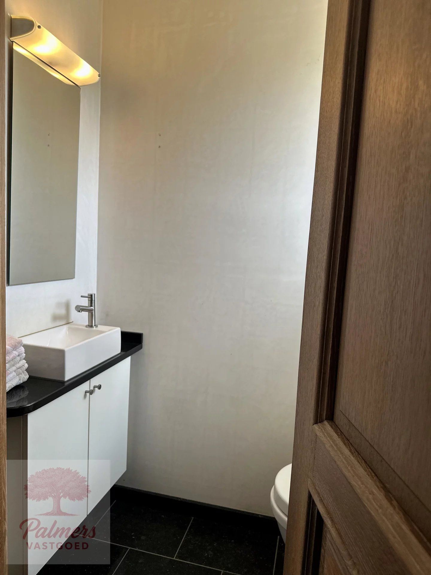 Discreet gelegen villa met karakter en comfort in hartje Alken foto 16