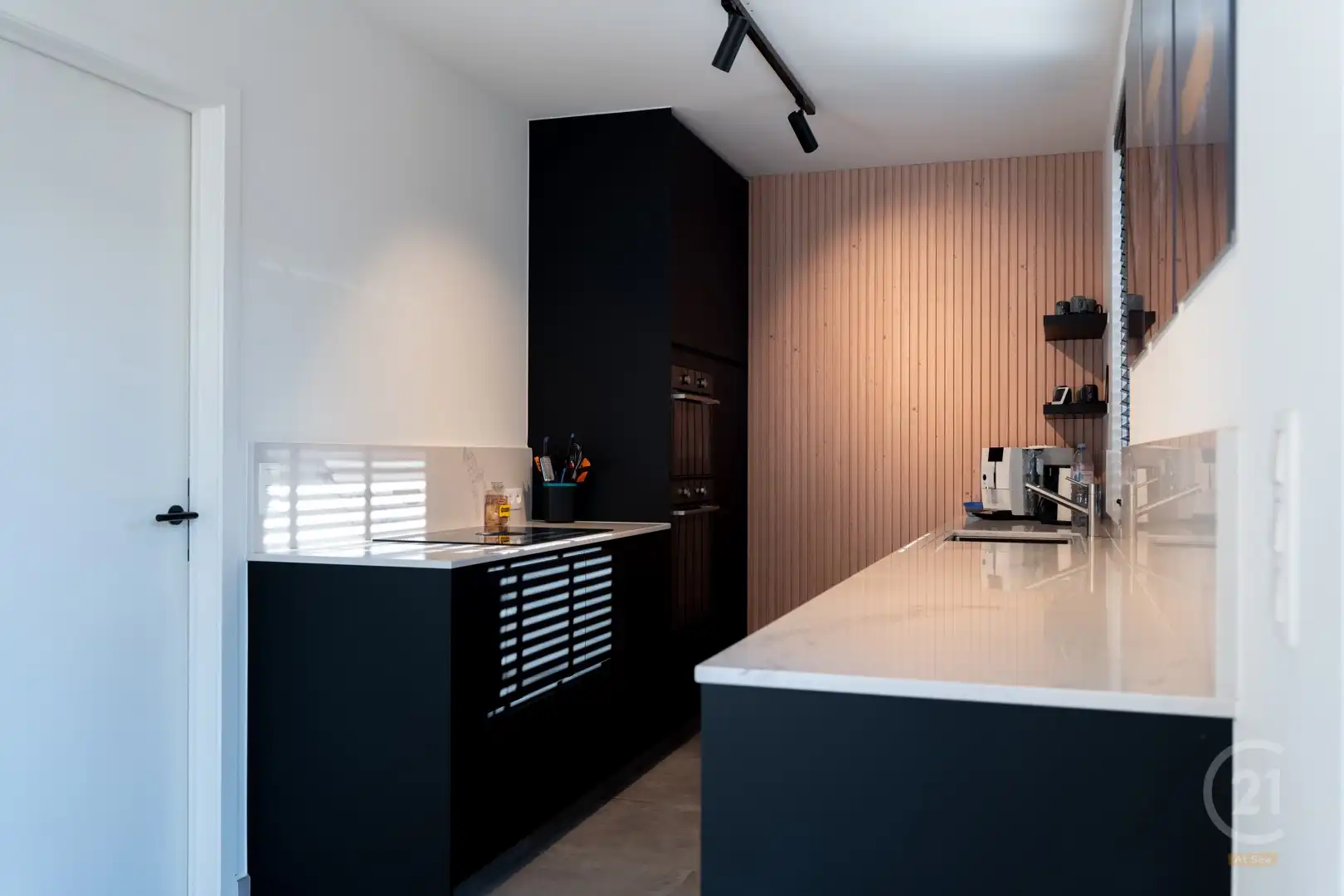 Moderne Woning met 4 Slaapkamers en Inpandige Garage in Lombardsijde foto 8