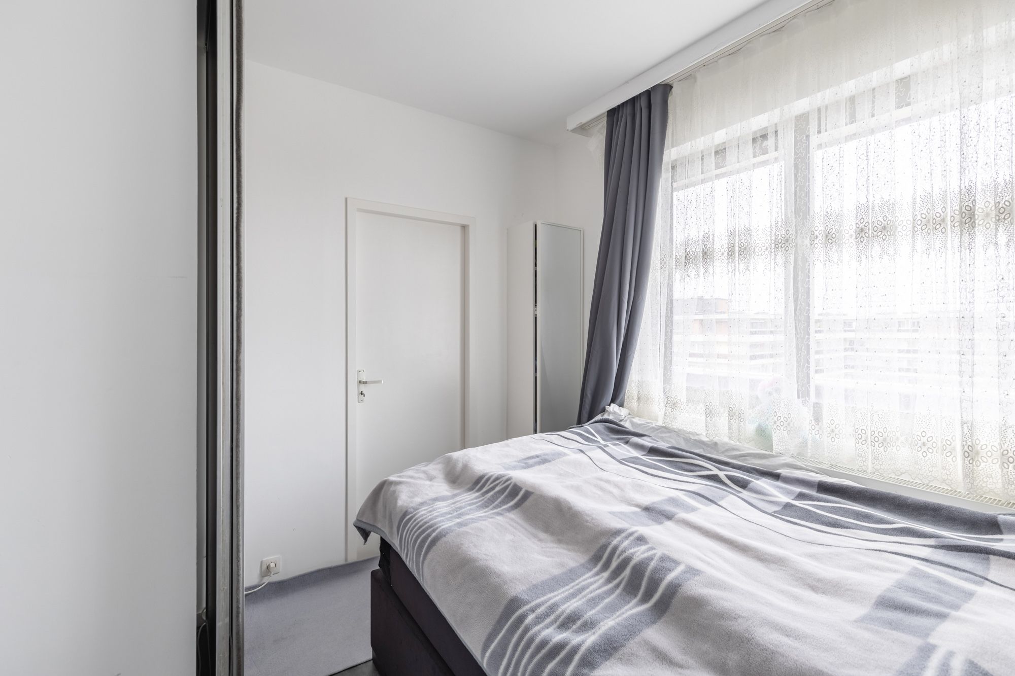 Knap gerenoveerd appartement met ruim terras in gezellige Sint-Katarinawijk te Hasselt! foto 7