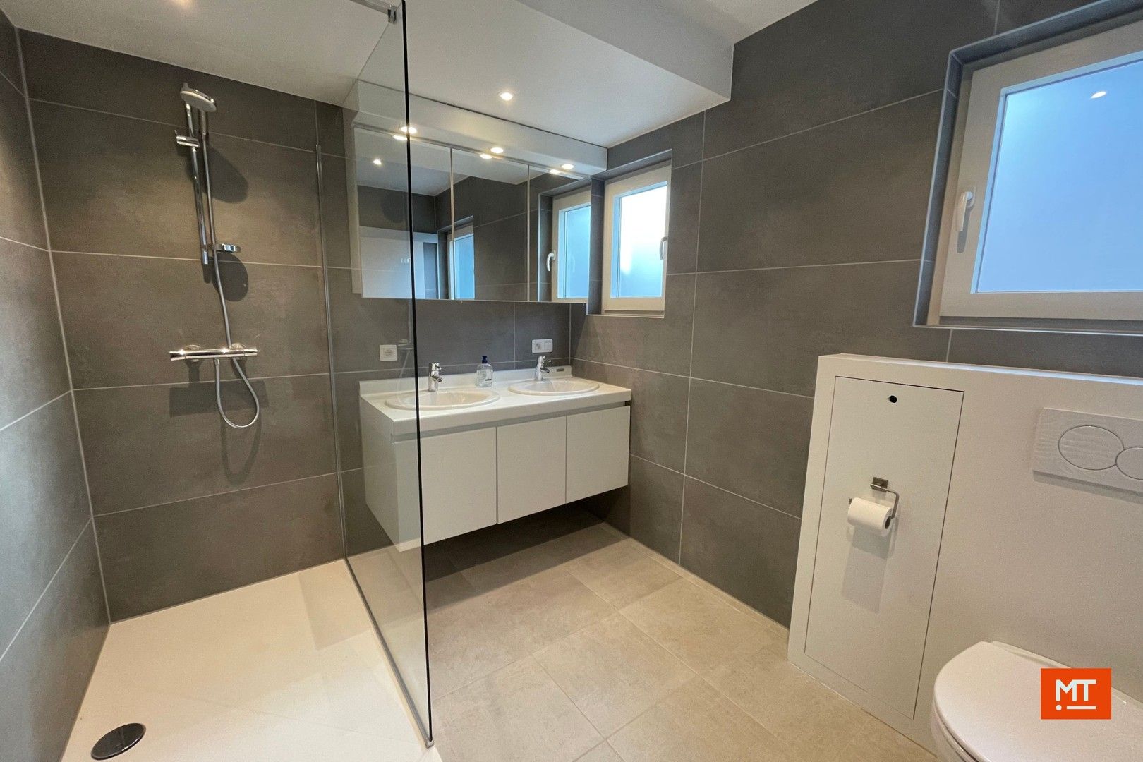 Woning te huur in Geluveld, 3 slaapkamers, garage, tuin en 2 tuinbergingen foto 8