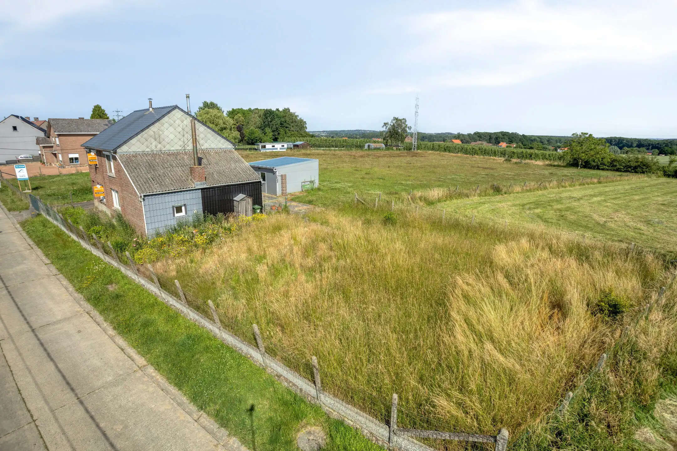 Te renoveren woning op een uniek perceel van 26are foto 3
