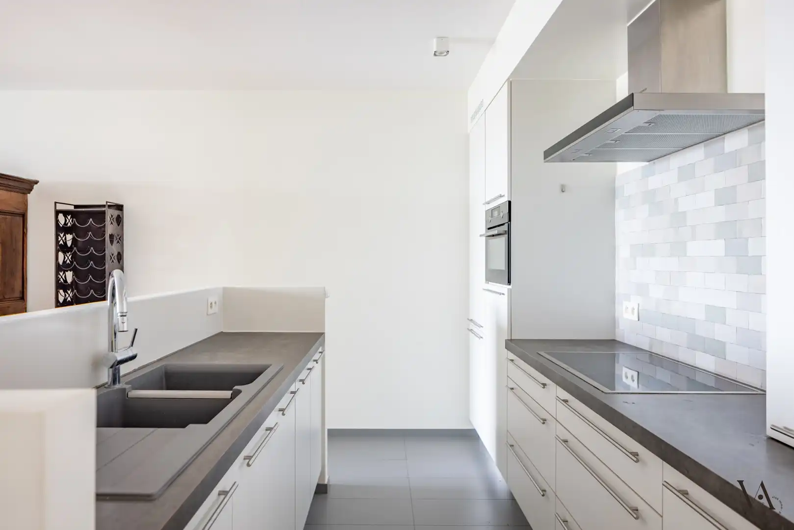 Ruim appartement met 2 slaapkamers en prachtig uitzicht over de jachthaven en het historische centrum foto 4