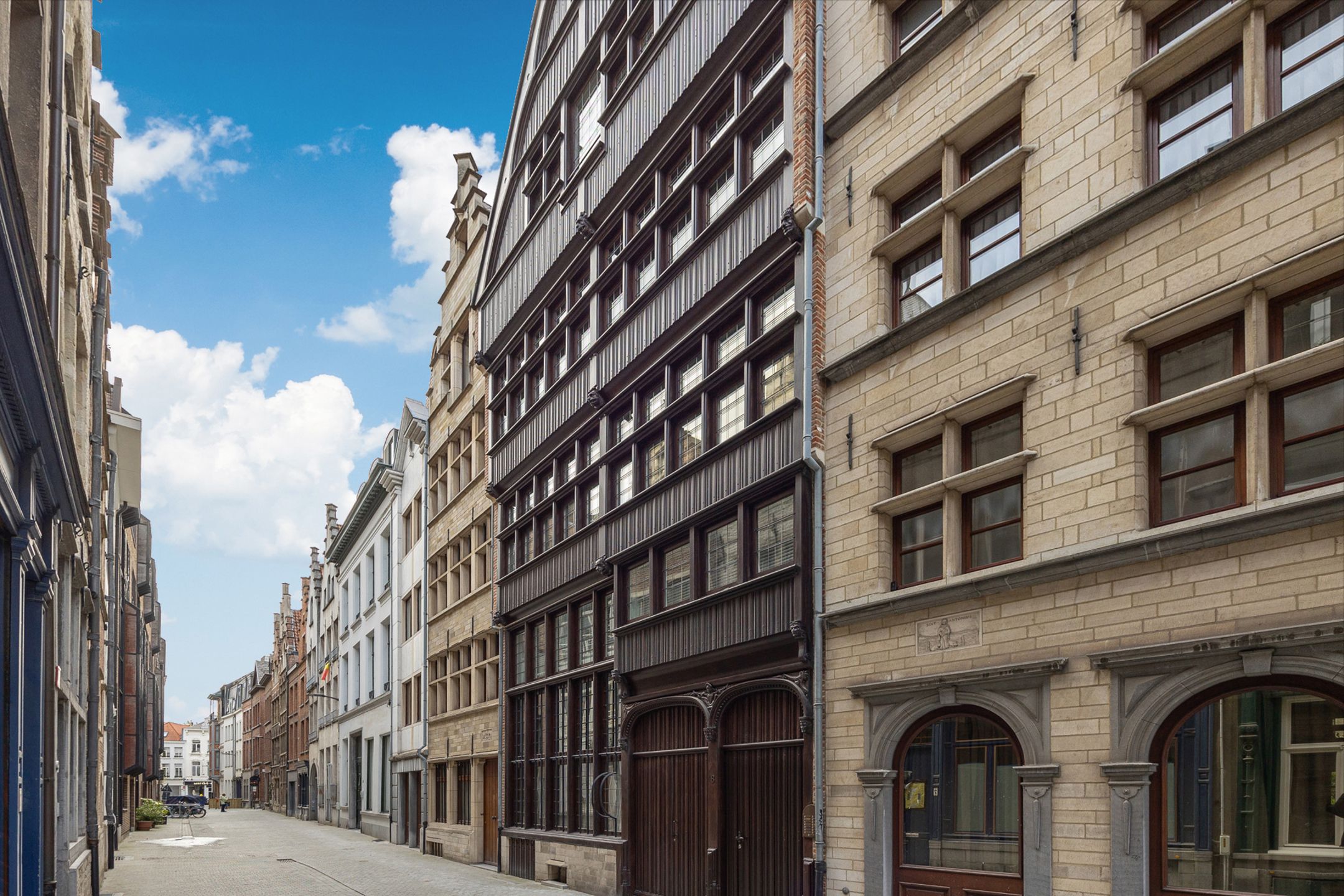 ANTWERPEN-CENTRUM - Rustig gelegen appartement met parking en zonneterras foto 2