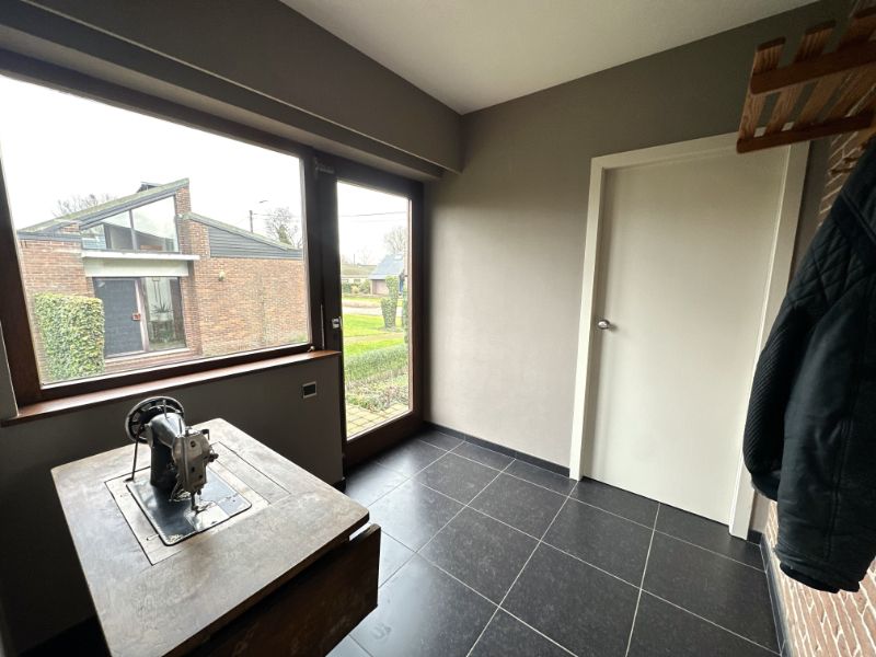 Ruime woning met 3 slaapkamers, garage en tuin – rustige ligging foto 12